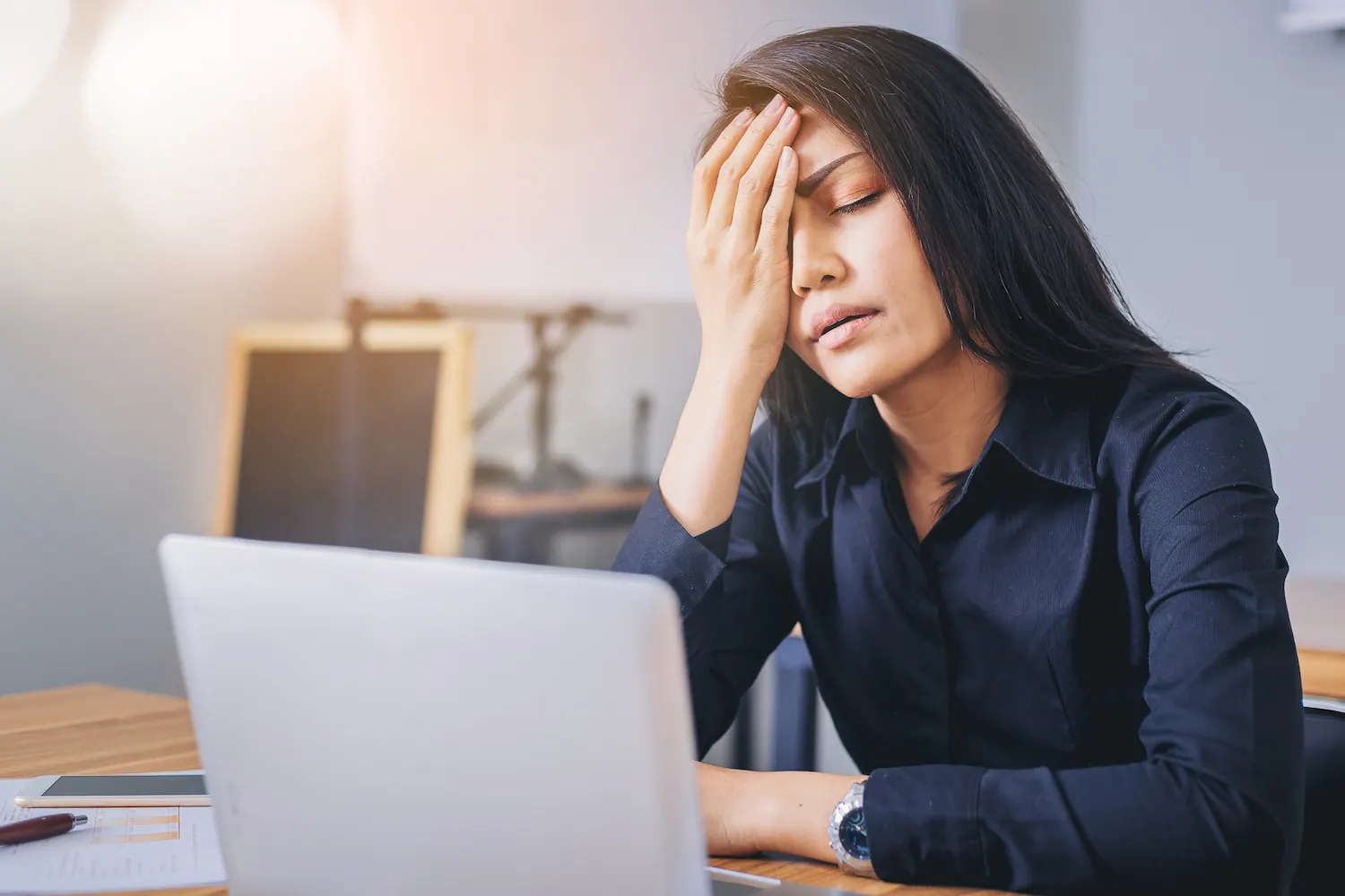 woman suffer from headache